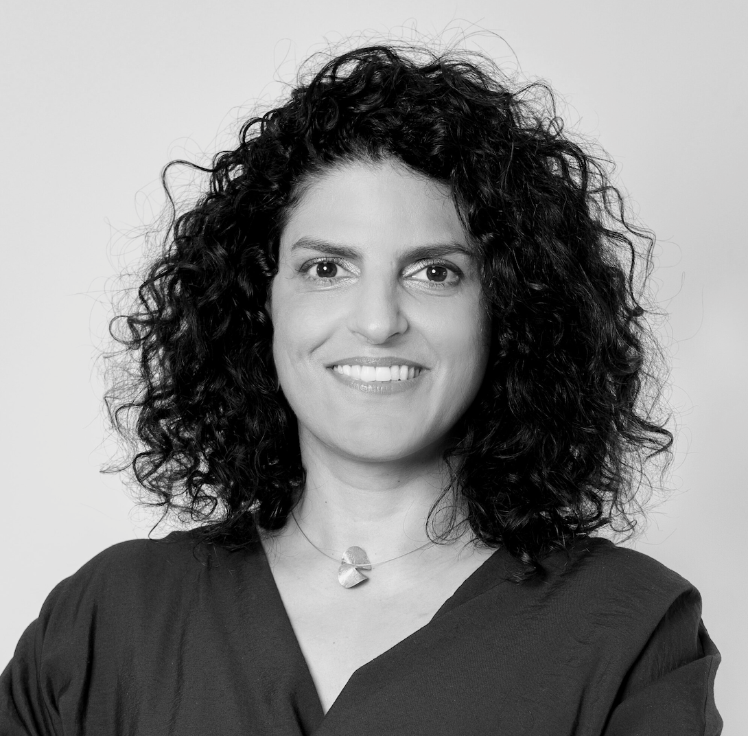 Karen Lee Bar-Sinai headshot